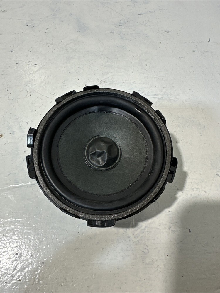 @ MERCEDES BENZ C CLASS 2017 DASHBOARD SPEAKER FRONT A2058201002