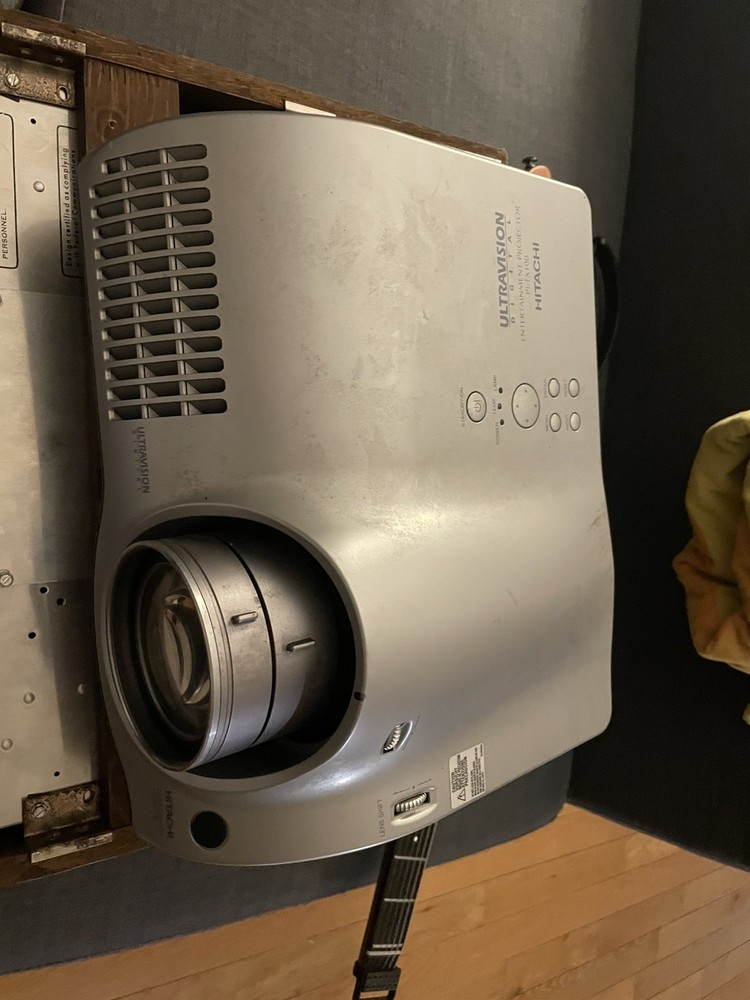 Hitachi Ultravision Desktop Projector Silver VGA S-Video Component Video Inputs