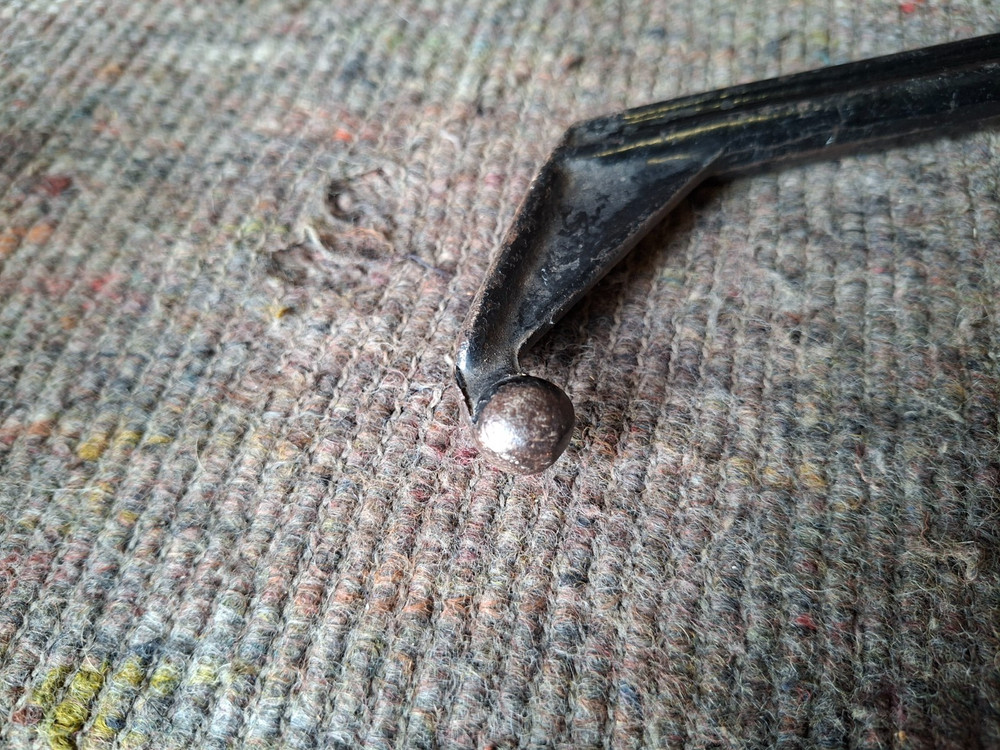 Kawasaki GT550 - Side Stand & Spring