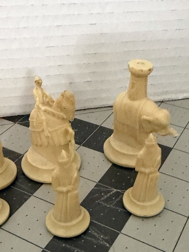 Kiingway Florentine Chess Set Plastic Chess Pieces