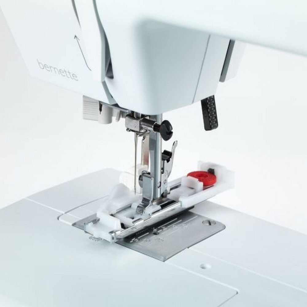 Bernette B35 Sewing Machine with 100 Thread Spools & Color Matching Bobbins