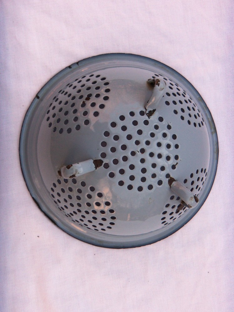 LIGHT BLUE GRANITEWARE ENAMELWARE STRAINER - COLANDER