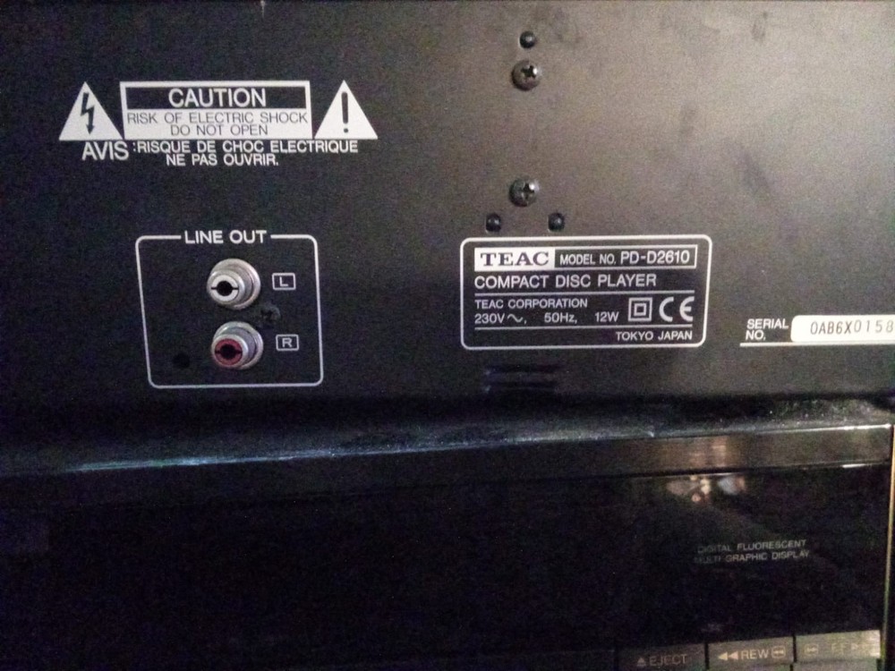 TEAC PD-D2610 COMPACT DISK PLAYER
