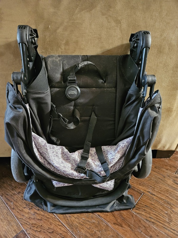 (Used-In Great Condition) Bitax Lightweight Stroller, Black, Foldable