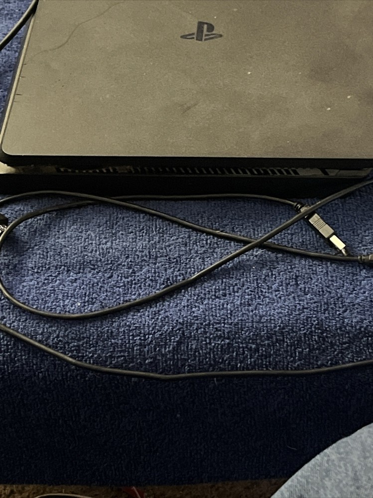 ps4 1tb bundle 2 Controllers All Cords And Multiple Games