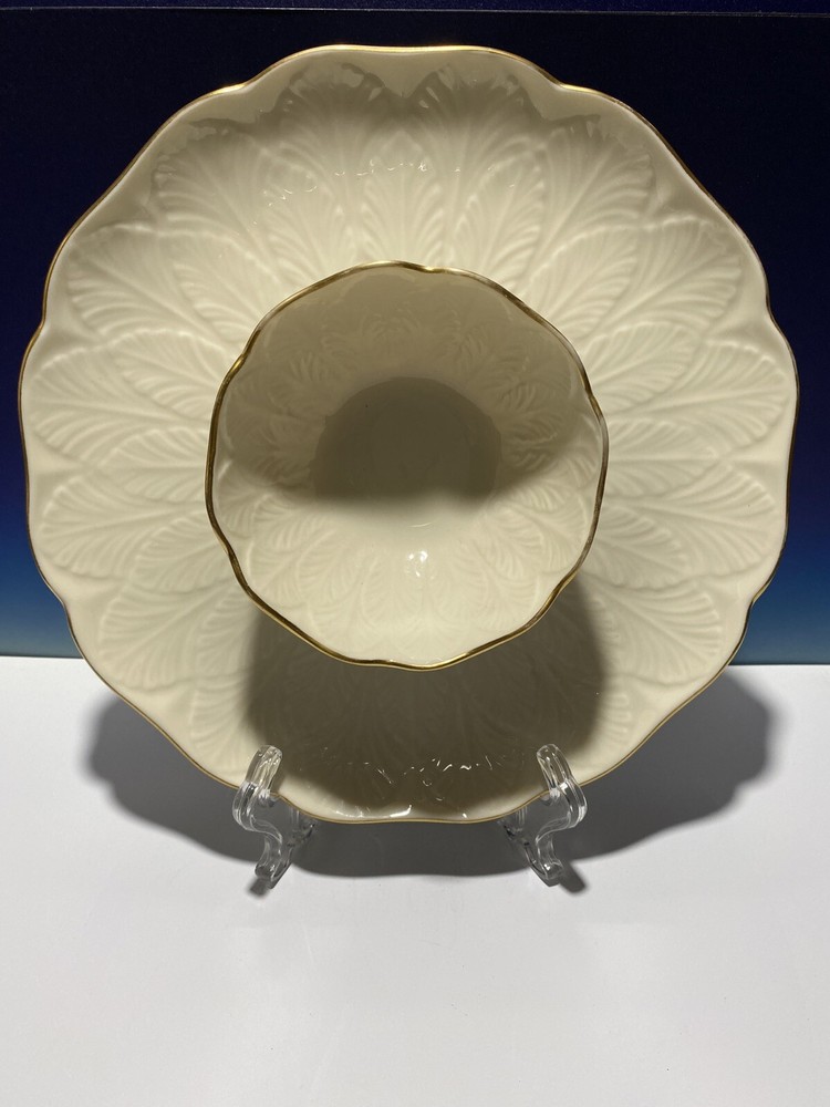 Lenox Deep Dish! Large 10”in wide
