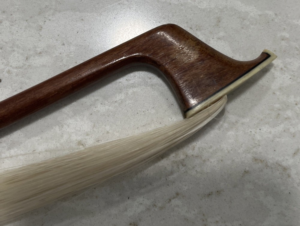 Klaus Becker cello bow 27''