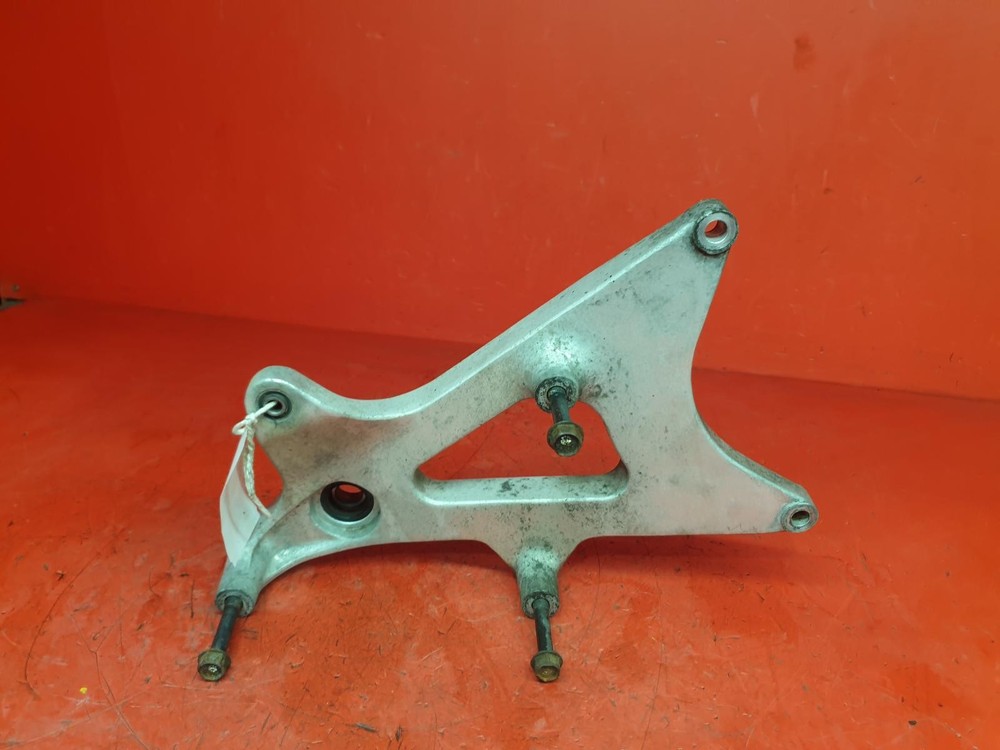 2013 HONDA WW PCX 125 EXHAUST BRACKET