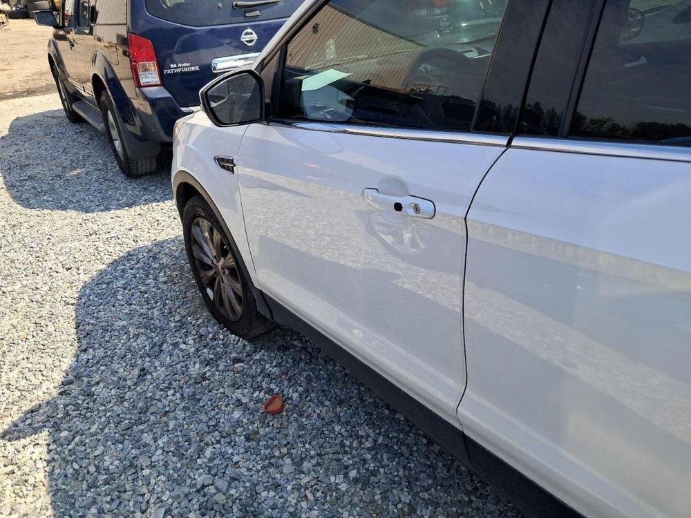 Console Front Floor SE Fits 17-19 ESCAPE 4800519