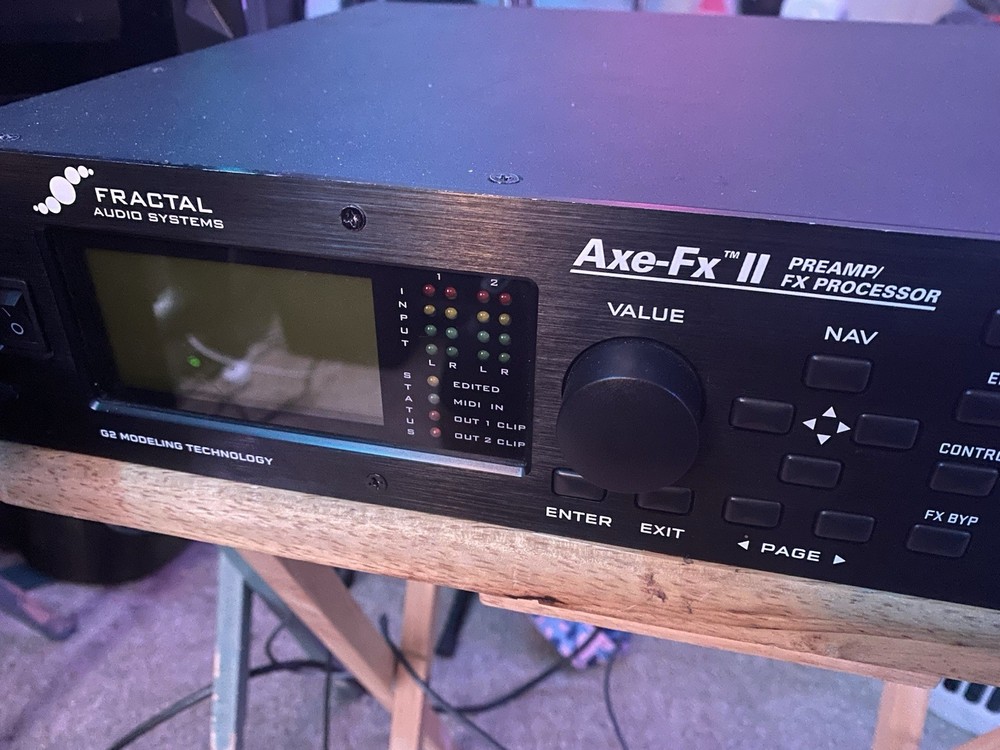 Fractal Audio Axe-Fx II Rack-Mounted Digital Multi-Effects Processor Guitar