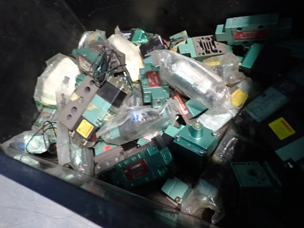 NUMATICS SOLENOID VALVES 08251470912