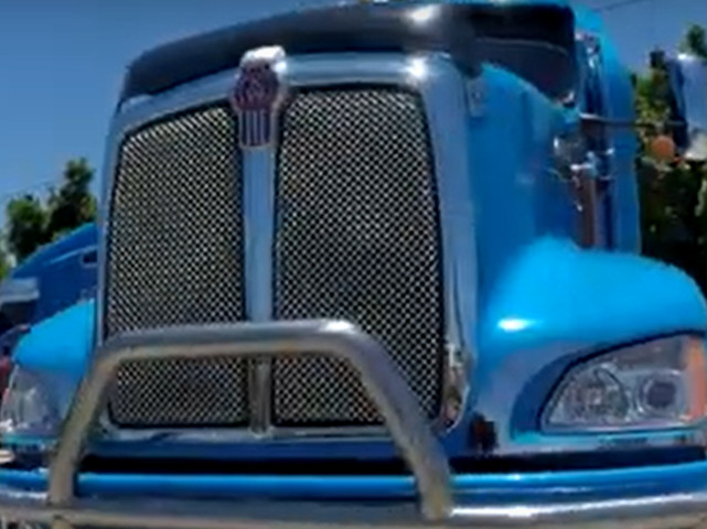 Kenworth T660 Chrome Grille Mesh