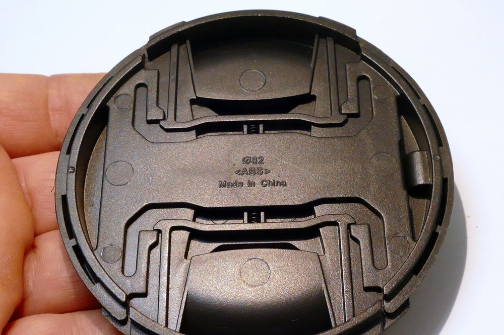 82mm Front Lens cap snap on type black