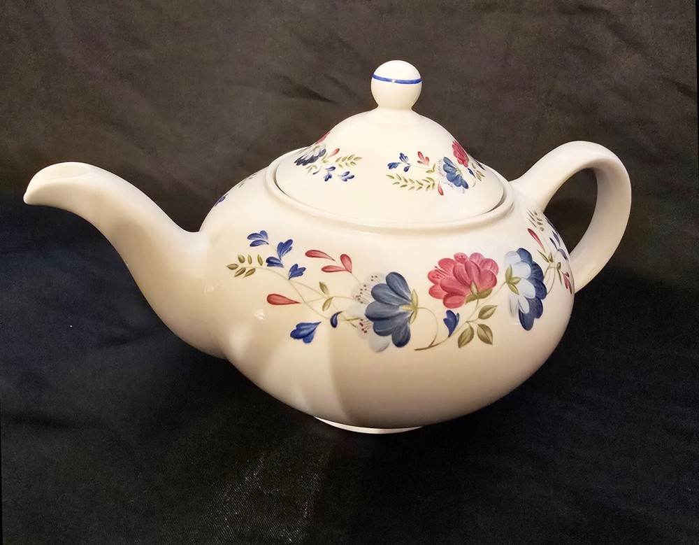 BHS Priory Tableware Floral Decor Teapot Made in Britain (with strainer)#435