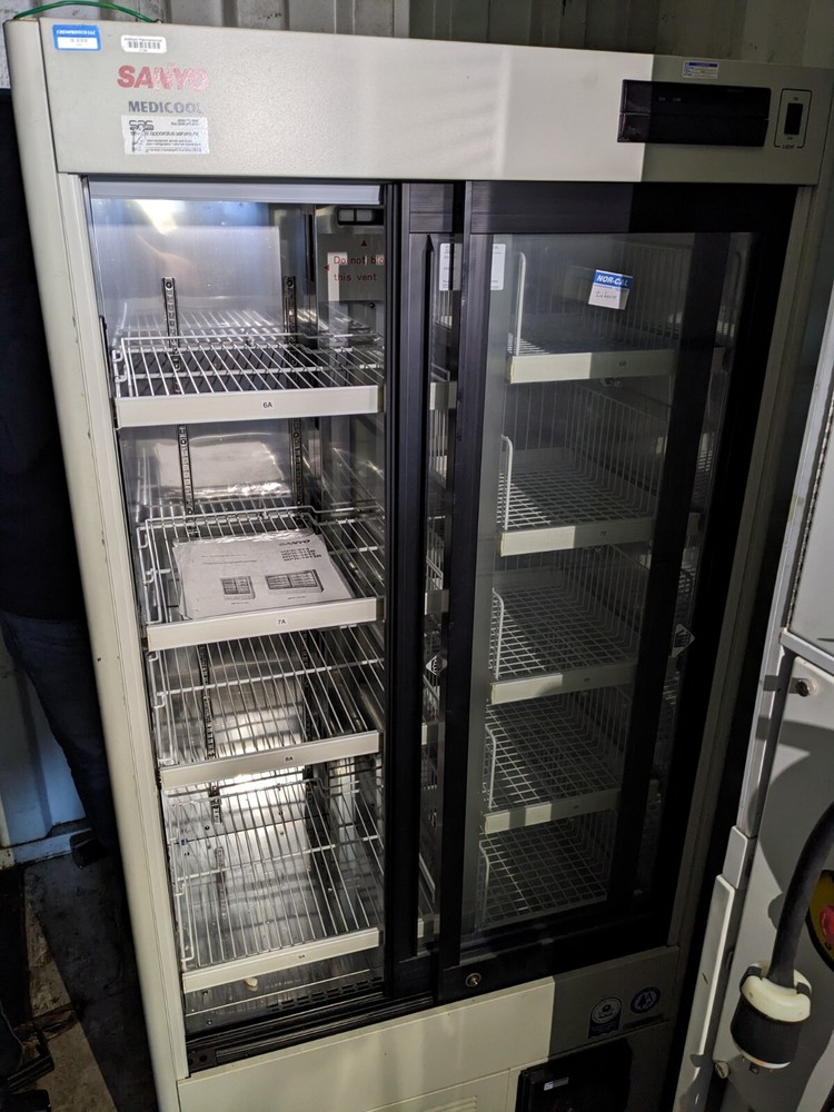 SANYO MEDICOOL MPR-513R  PHARMACEUTICAL REFRIGERATOR