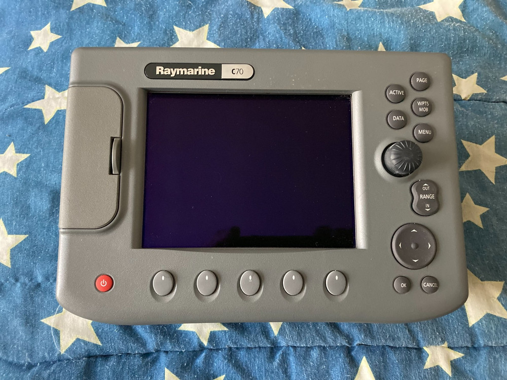 Raymarine C70 multifunction display