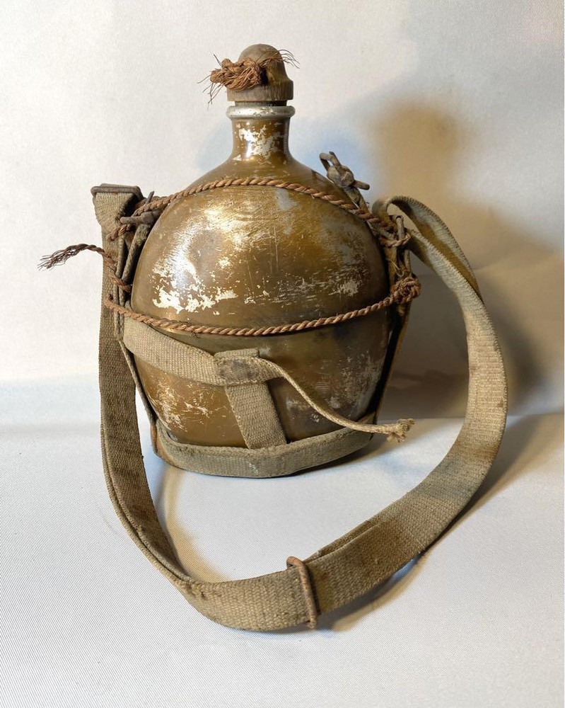 Canteen War Antique Retro Collection