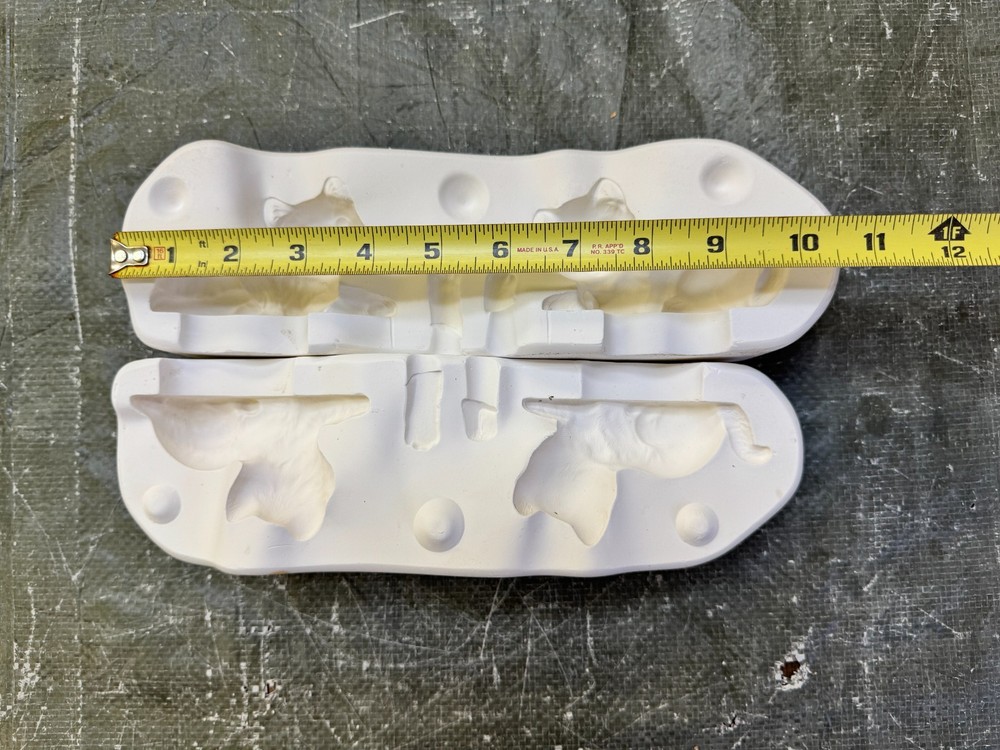 VINTAGE SCIOTO CERAMIC MOLD #S-583 LYING DOWN KITTENS