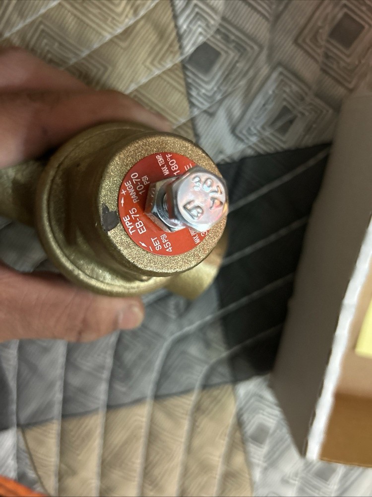 Cash Acme 3/4 Inch EB75 FPT x FPT Pressure Regulator Valve (PRV), 45 PSI, 230...