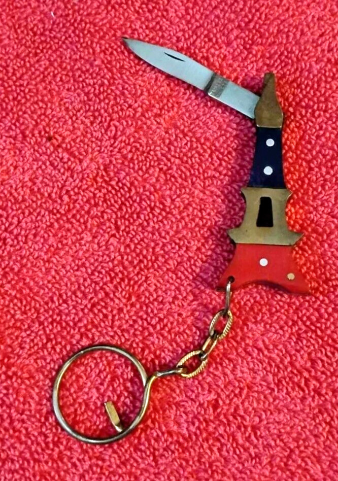 VINTAGE EIFFEL TOWER POCKET KNIFE KEYCHAIN