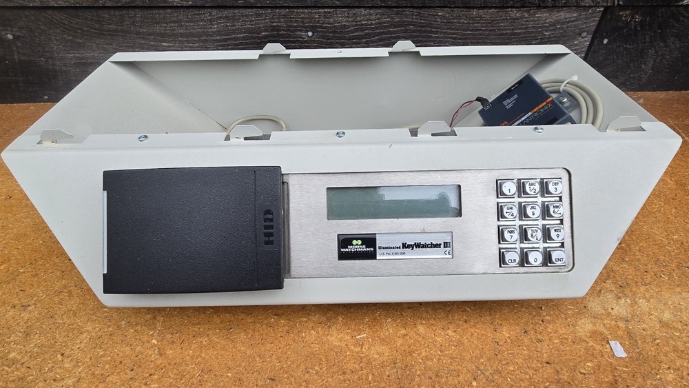 Complete Morse Watchmans KeyWatcher III Base w/ Processor Keypad Card Reader LAN