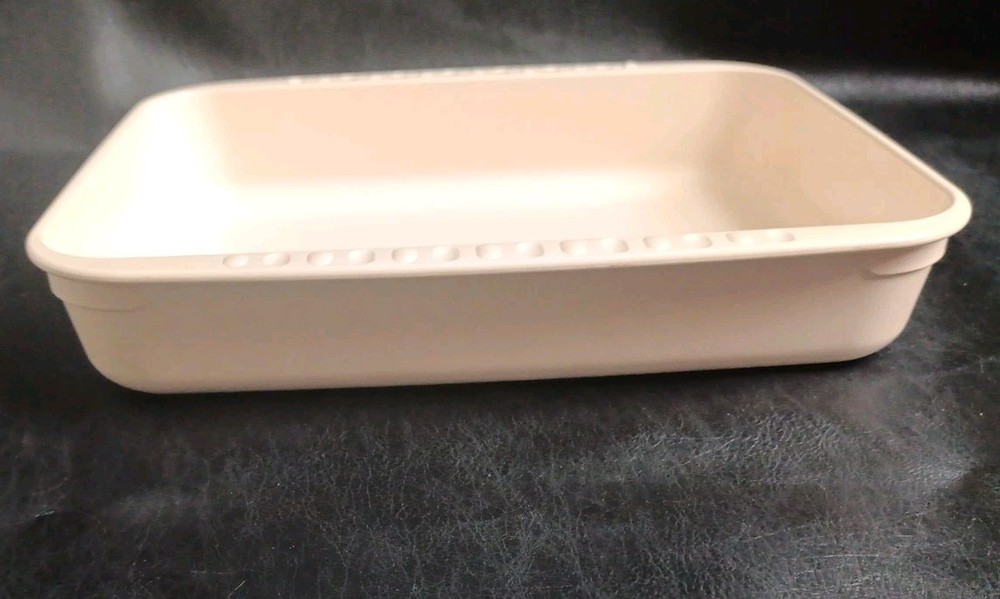 VTG Tupperware Microwave 3 Qt Rectangle Pan Almond Tupperwave 2340 MINT