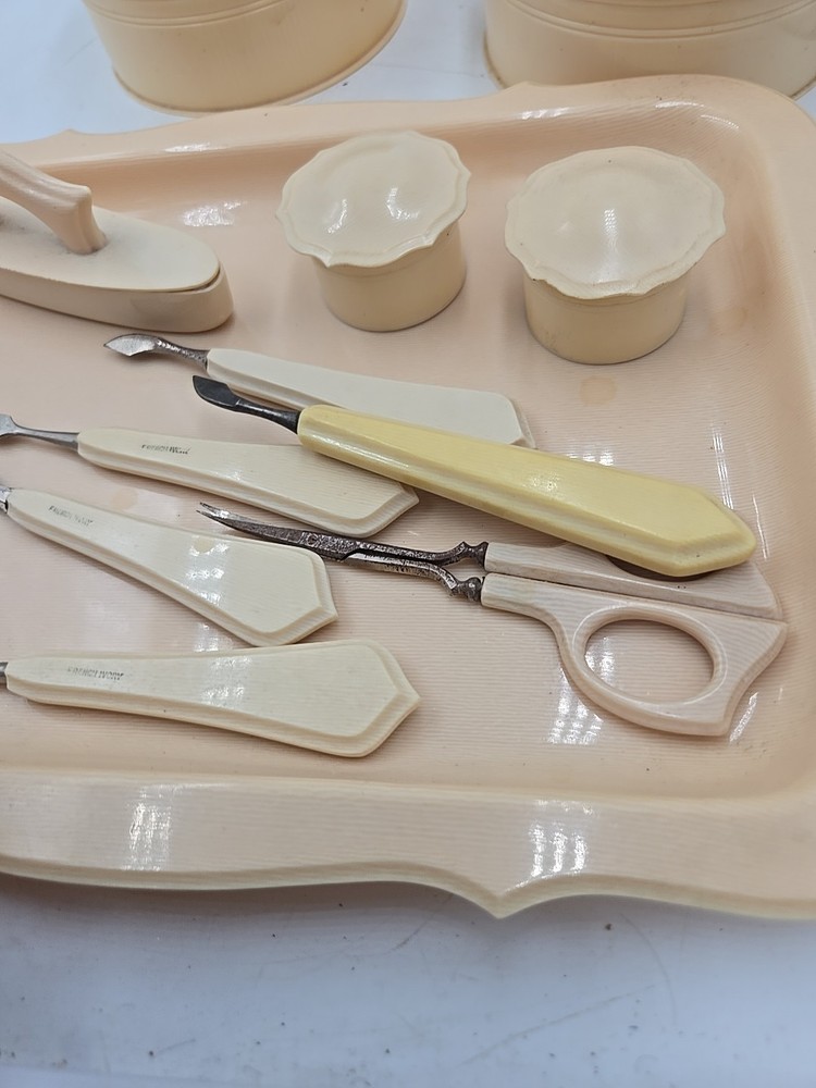 When Backlite Celiod vanity set
