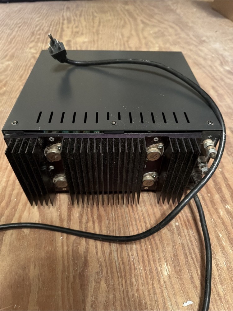 ASTRON RS-35M 35 AMP METERED POWER SUPPLY POWERS ON