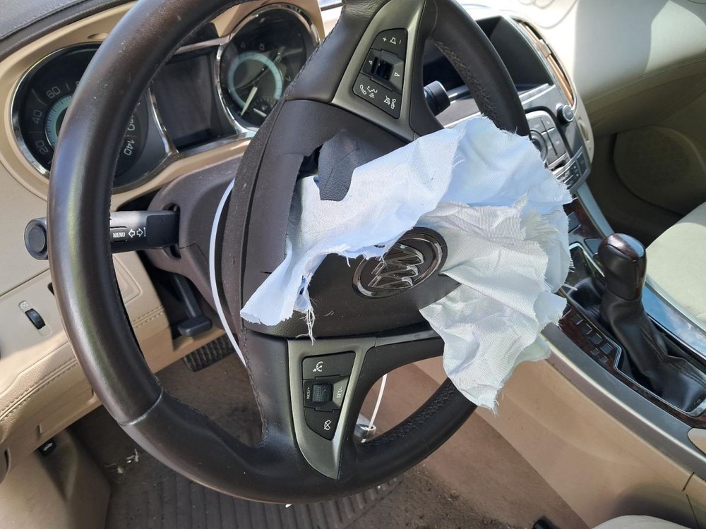 LACROSSE 2010 Glove Box 4790247