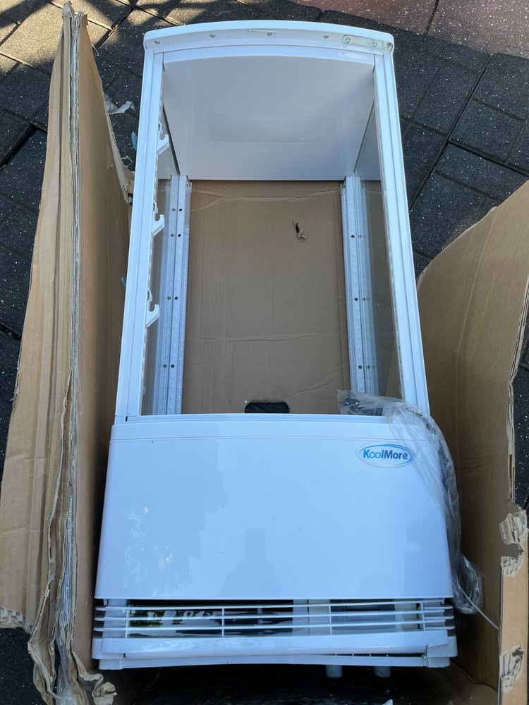 Koolmore CDCU-3C-WH Countertop Refrigerated Display Case - New Broken Item