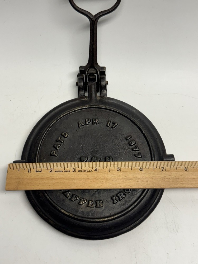 VINTAGE BRIDGE BEACH & Co 7 & 8 Cast Iron Waffle Maker EXCELLENT CONDITION!