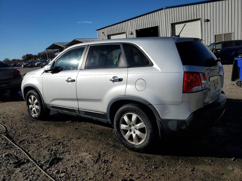 SORENTO 2011 Glove Box 4900166
