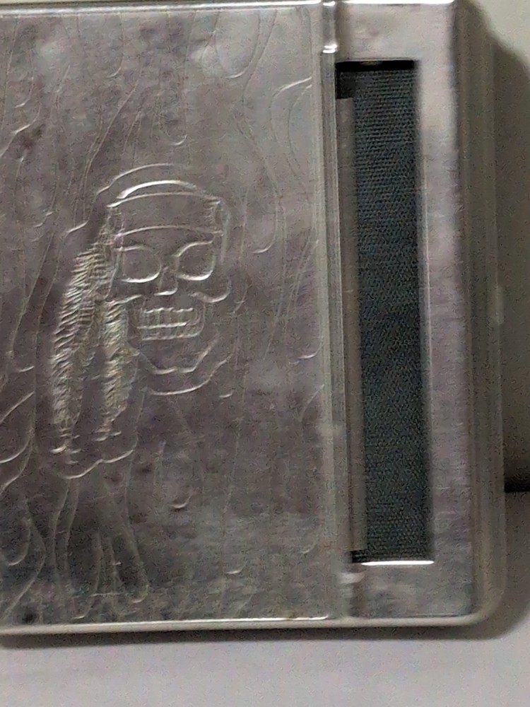 Automatic Cigarette Rolling Machine, Metal Box Cigarette Case PIRATE Skull