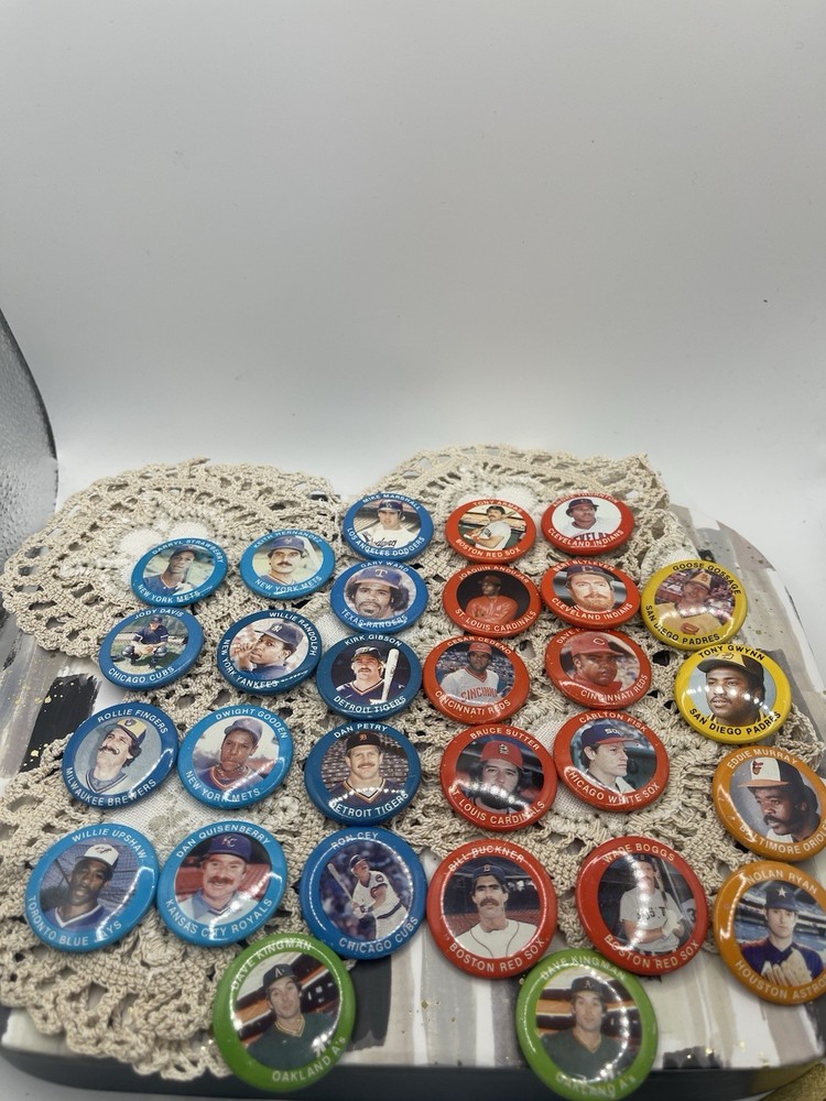 1984 Fun Foods Baseball Buttons Lot