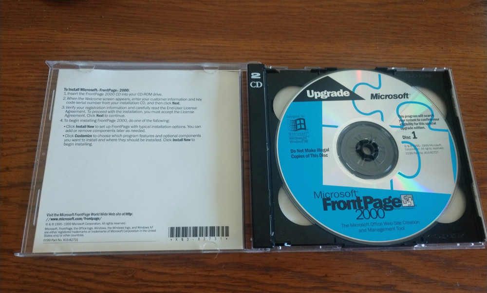 Microsoft FrontPage 2000 CD-ROM Upgrade w/ Product Key | Two CD Set