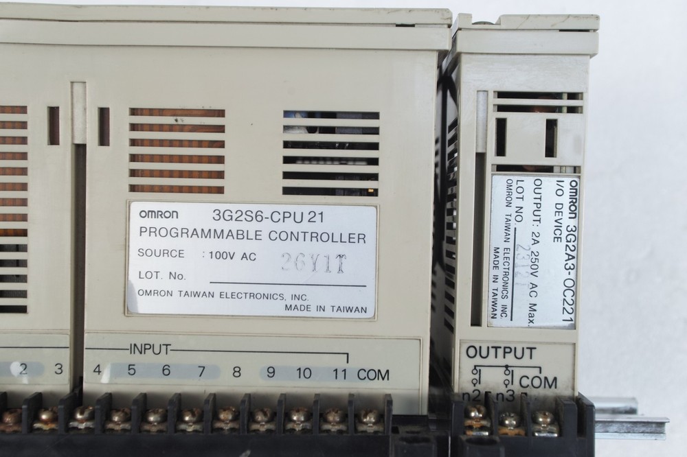 OMRON PROGRAMMABLE CONTROLLER SYSMAC S6 3G2S6-CPU21 3G2A3-OC221 FREE SHIP