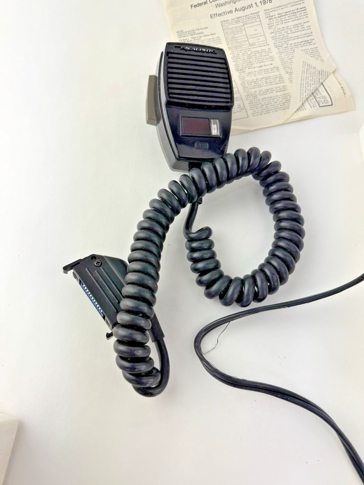 Vintage Realistic One-Hander TRC-462 CB Transceiver System 40 Channel in Box