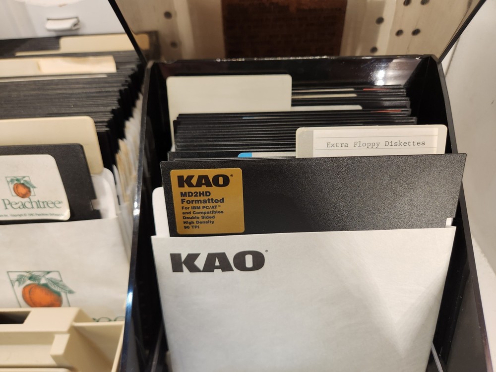 LOT OF 171!! Floppy Disks 5.25 Programs, Files, Misc Discs - Untested