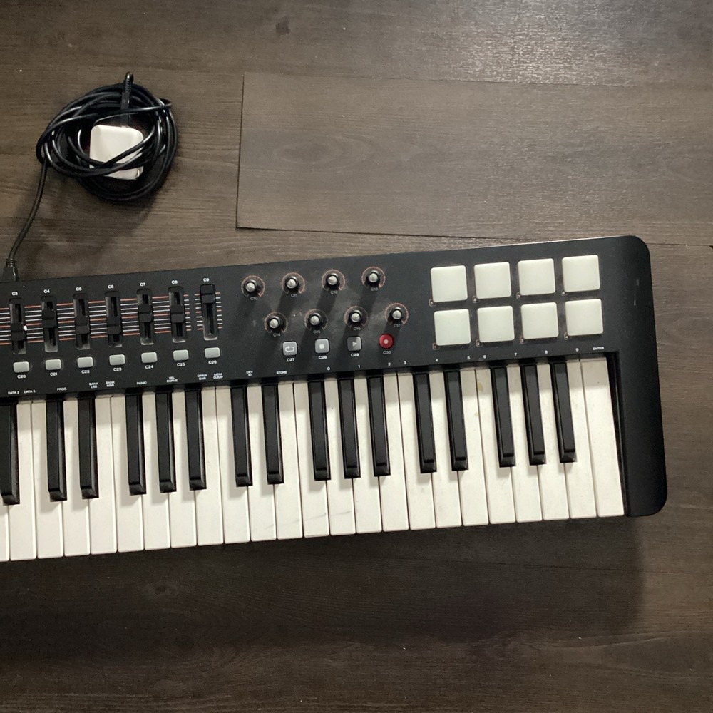 M-Audio Oxygen 49 mk4 Midi keyboard used