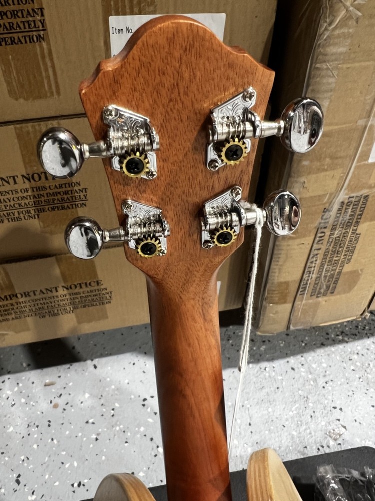 Ibanez UKC10 Concert Ukulele