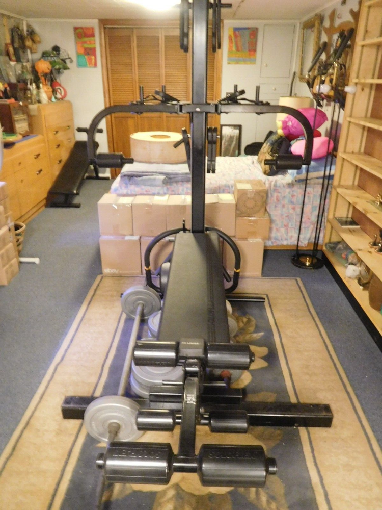 Classic Soloflex in Nice Condition Leg/Pull-Up 13 Bands & Additional Weight Set