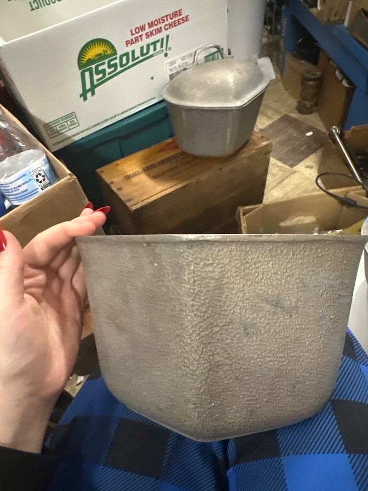 3 Silver seal heart shape? cookware pots With Handle