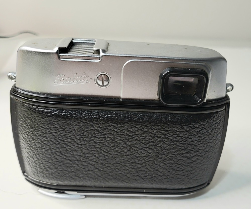 Balda Super matic Compact Camera With Color-Baldanar 1: 2.8/45