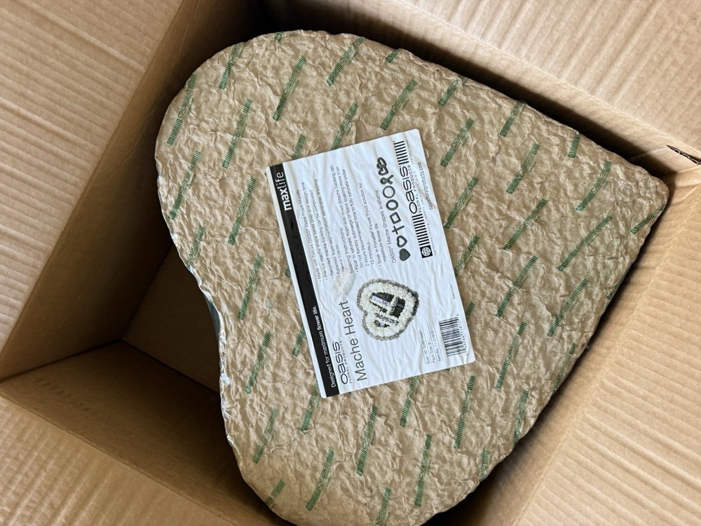 Oasis floral Foam 18'' Mache Solid Heart