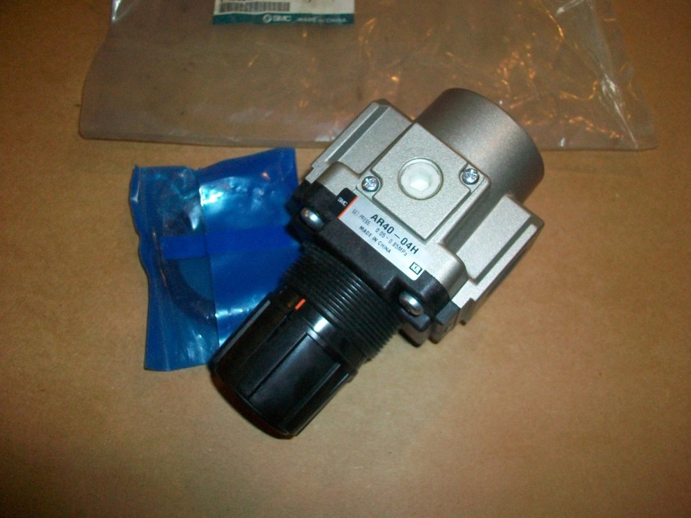 SMC Pressure Regulator Valve AR40-04H  NEW