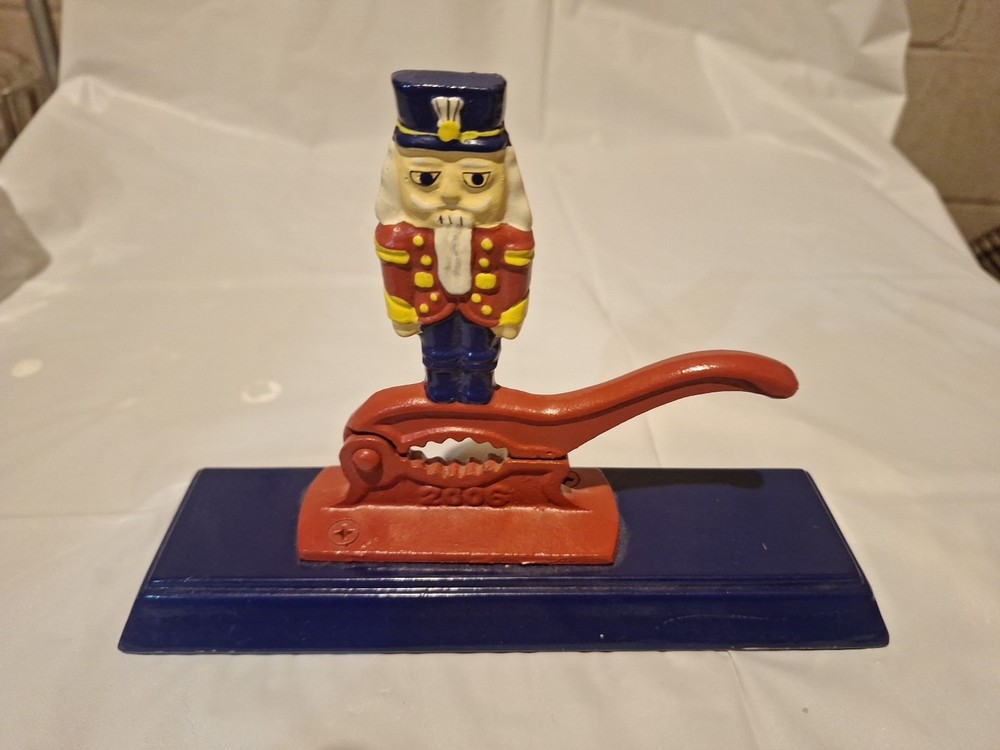 Houston Harvest Nut Cracker with Cast Iron Nutcracker on Wood Base 2006