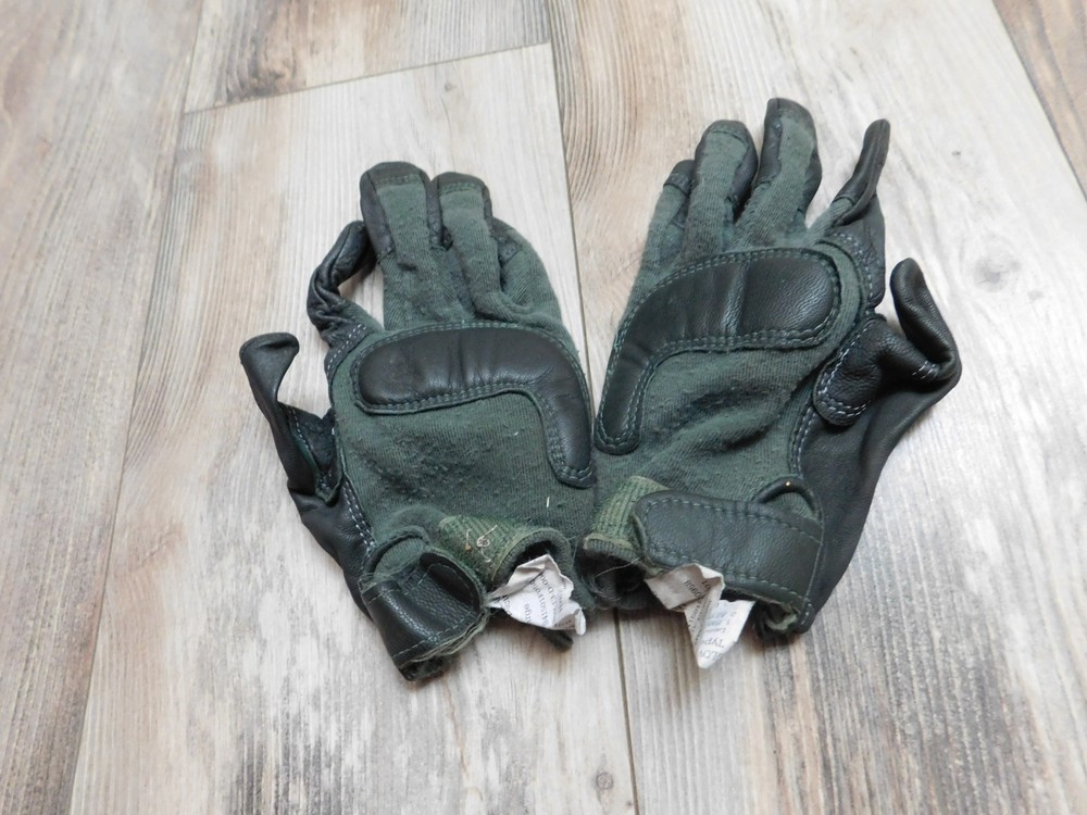 US ARMY COMBAT GREEN GLOVES SIZE LARGE
