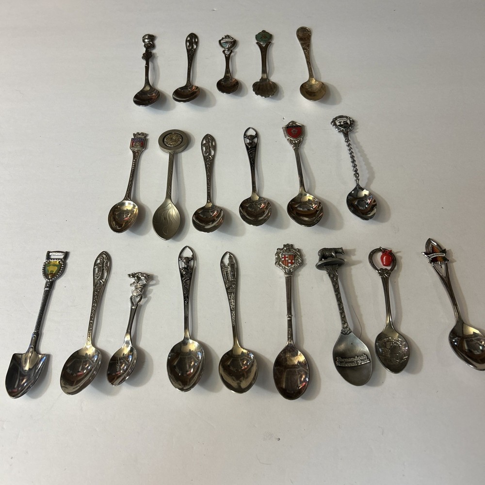 Lot 20 Vintage Souvenir Spoon Collection E37