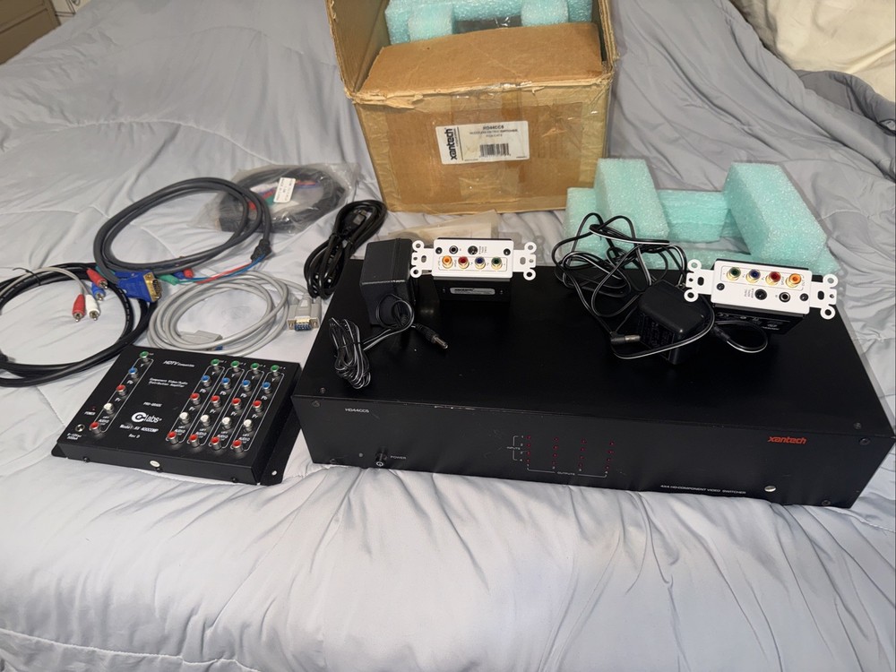 Xantech HD44C5 With Remote Receivers And Cables
