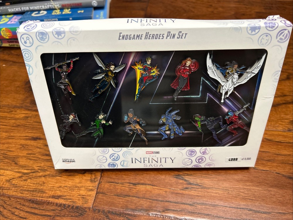 Infinity Saga Marvel Studios Enamel Pin Set Endgame Heroes 11pc Window Box Frame